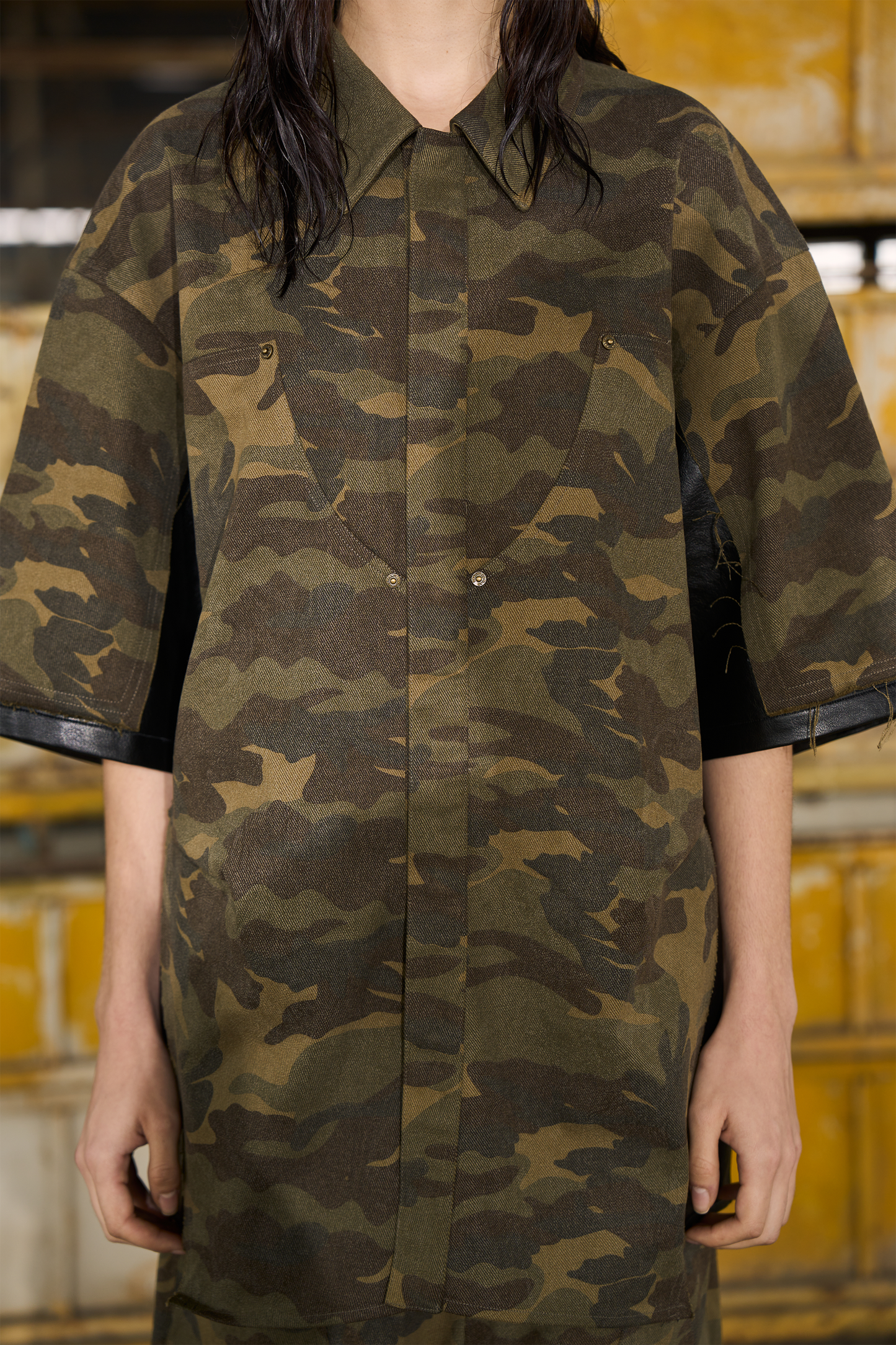 EXIT MODE BLINDNOPLAN 24SS Logging camouflage with leather short sleeves