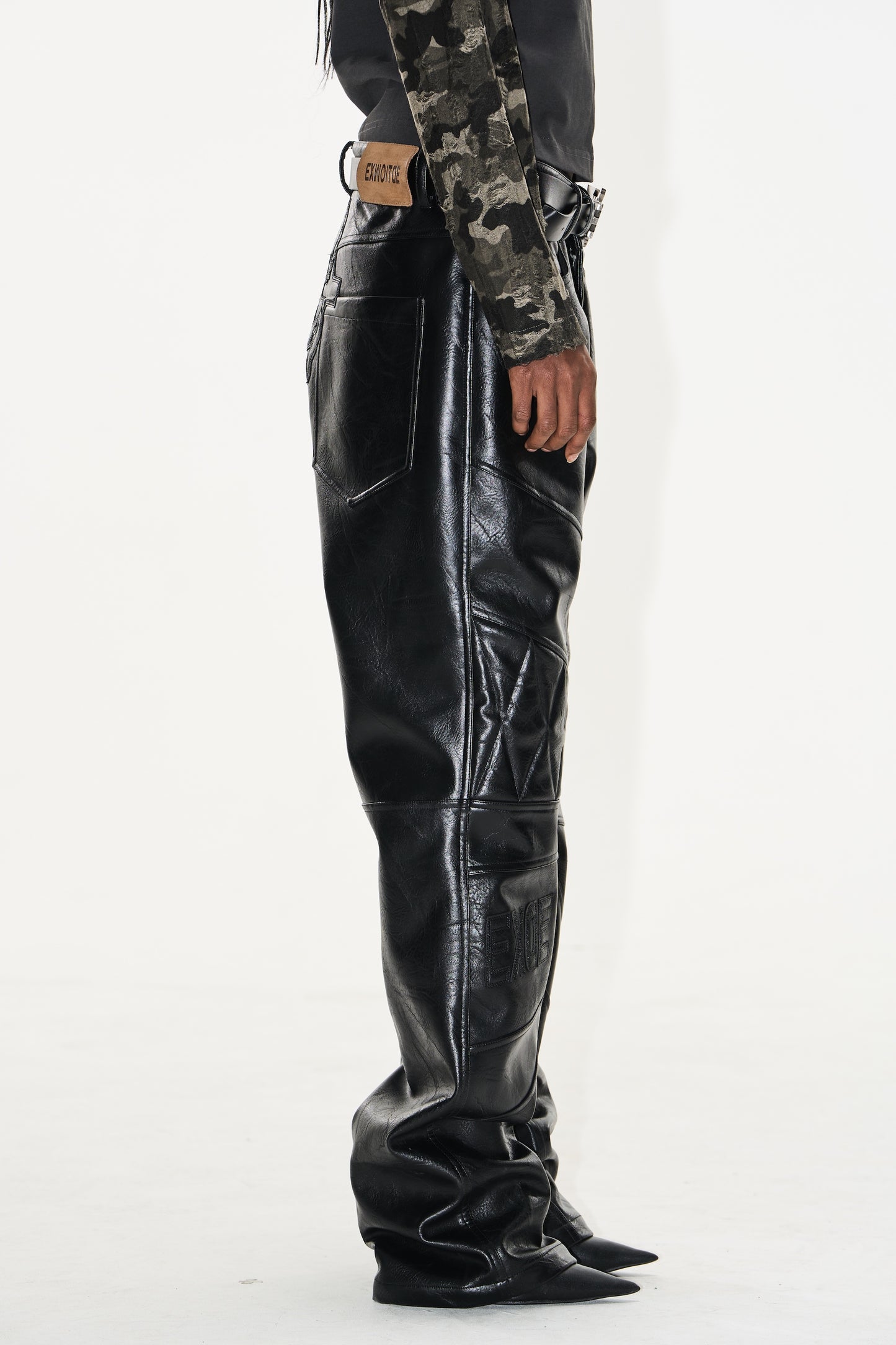EXITMODE BY BLINDNOPLAN 25SS Cross horse leather pants