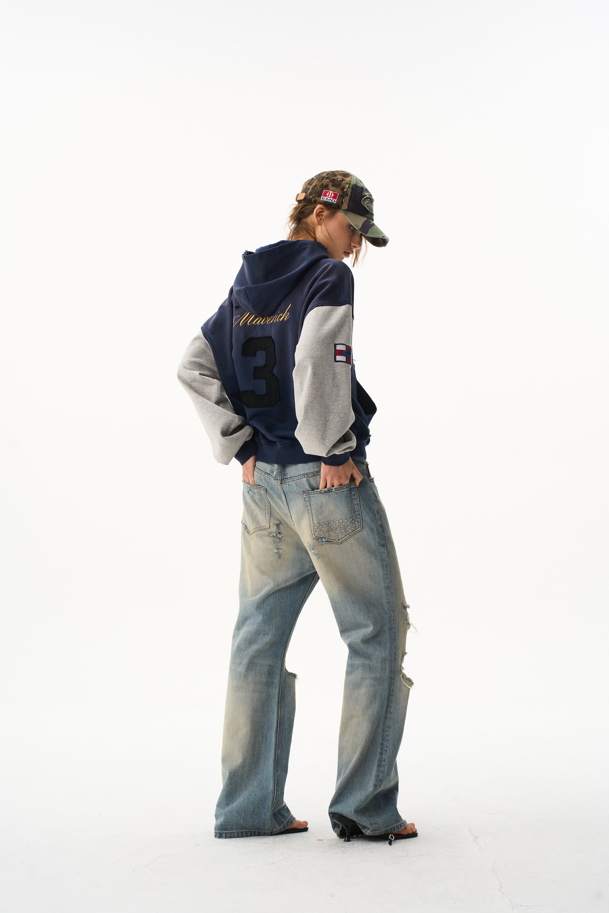 BLIND NO PLAN EXITMODE 26SS Color-Block Washed Cross Horse Hoodie