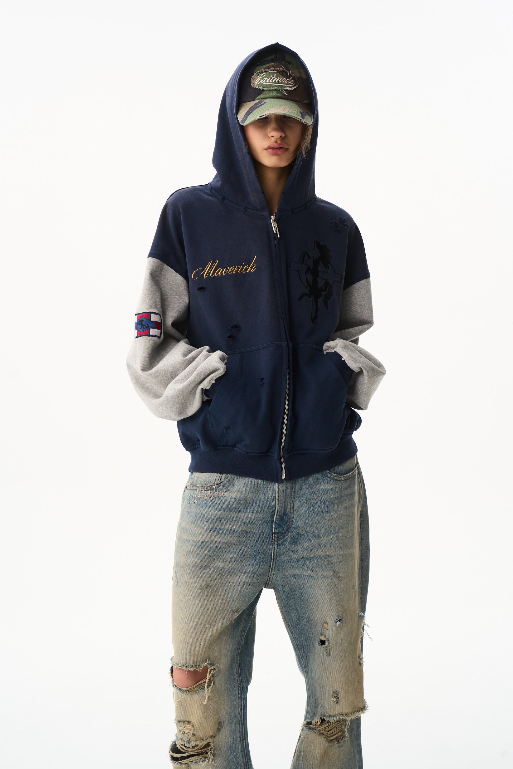 BLIND NO PLAN EXITMODE 26SS Color-Block Washed Cross Horse Hoodie Navy & Gray